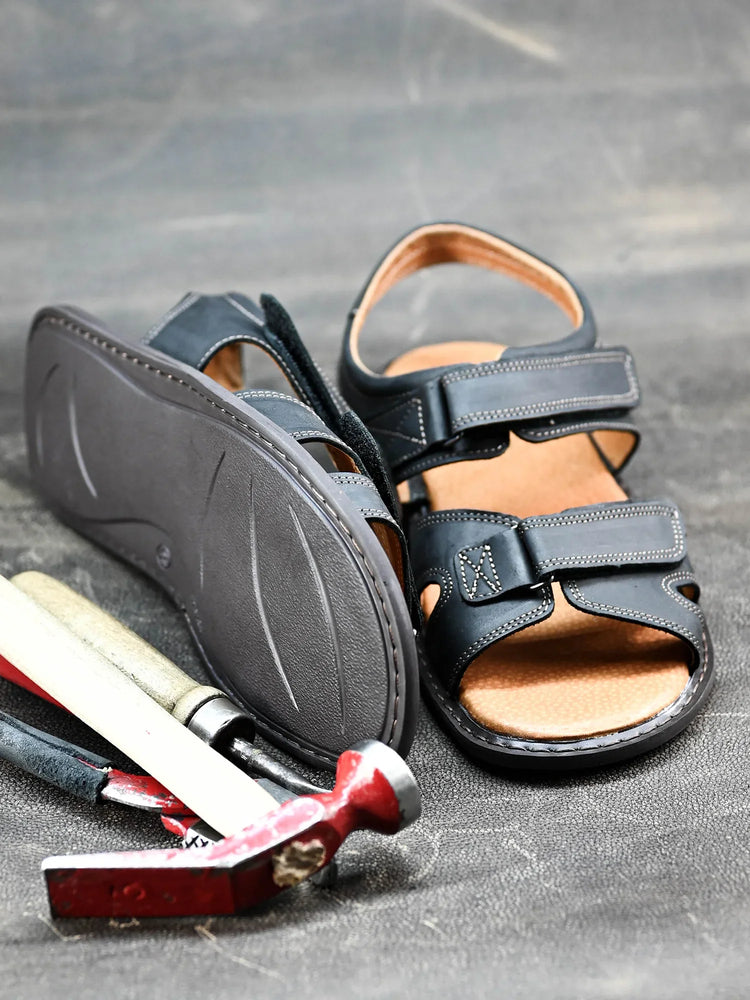 Sandały i klapki męskie - skórzane