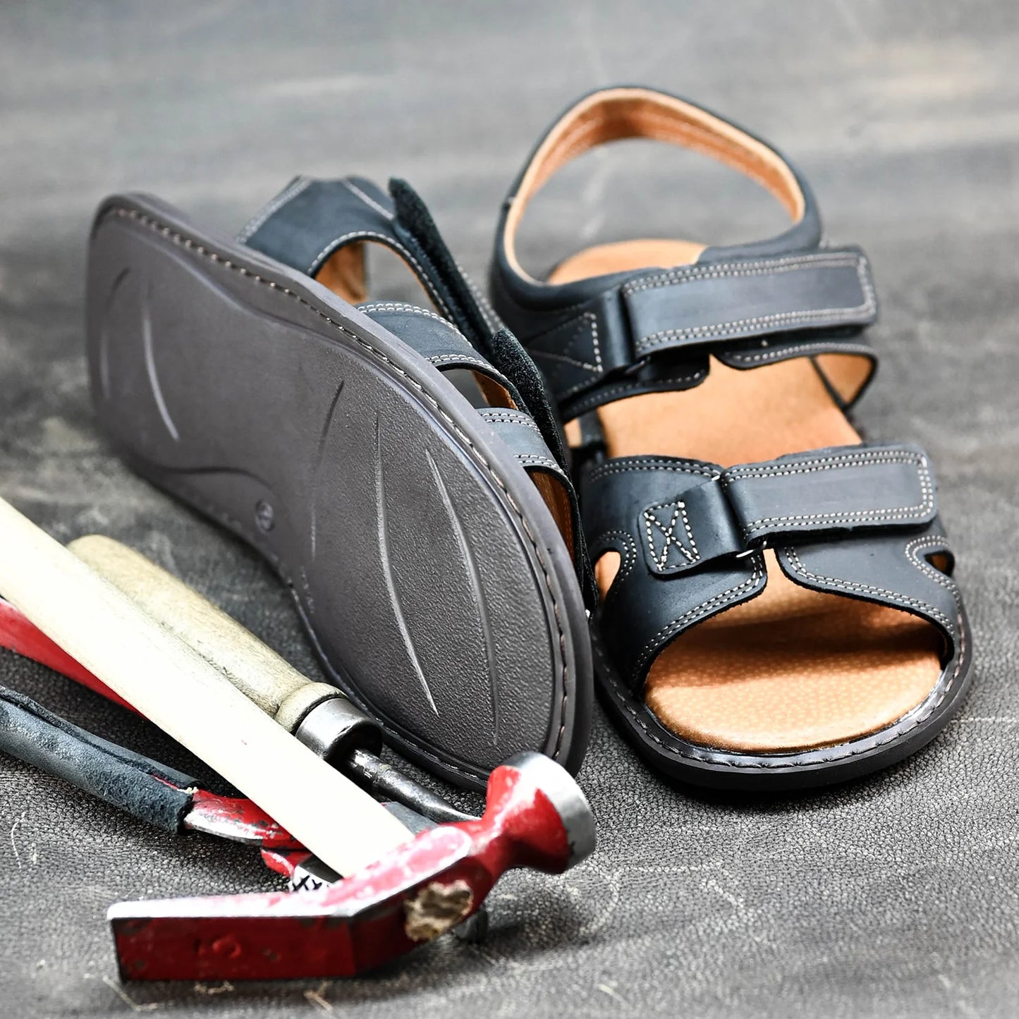 Czarne męskie skórzane sandały na rzepy – Lino | Jordan Handmade Shoes