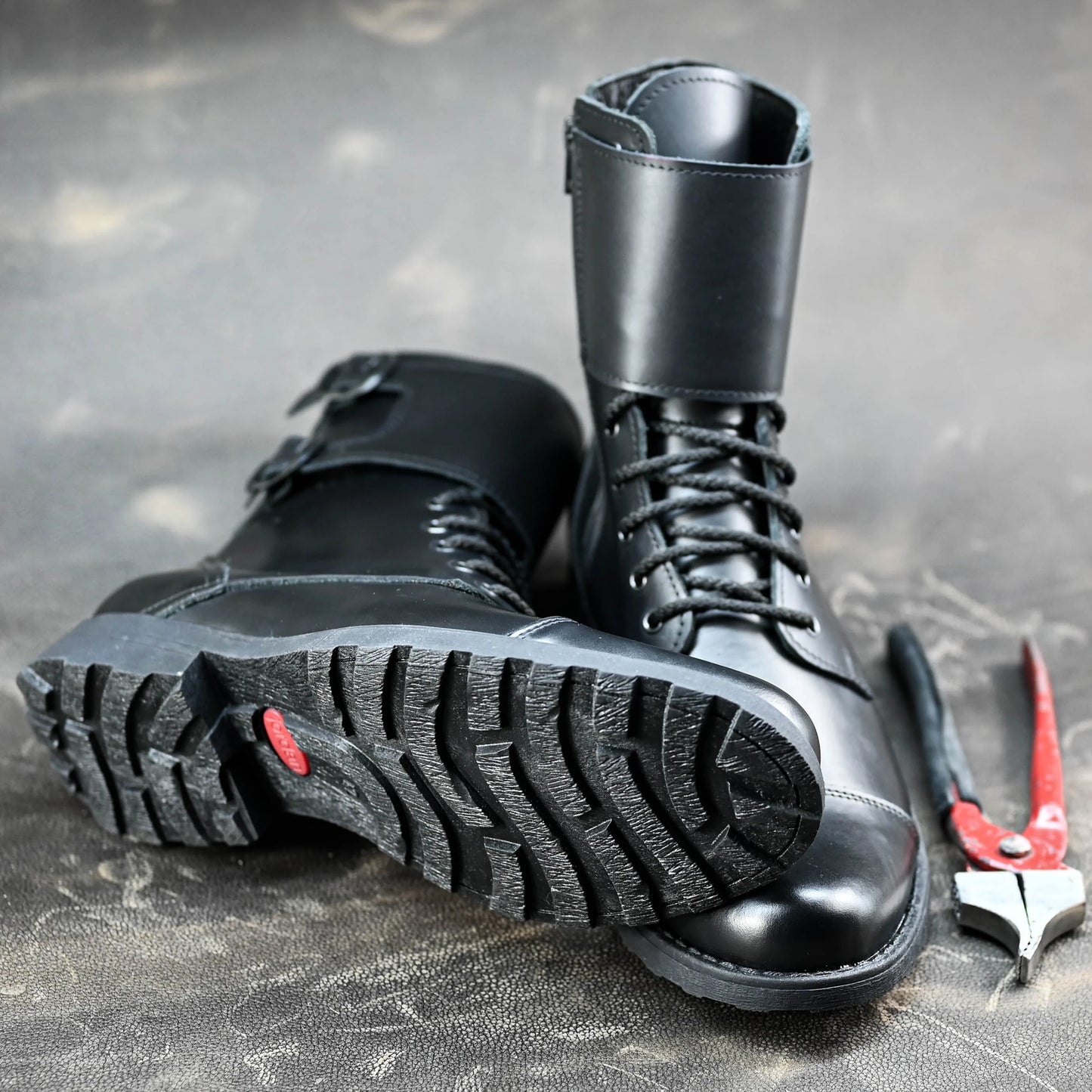 Skórzane męskie wysokie czarne buty z klamrami i zamkiem - Vanguard | Jordan Handmade Shoes